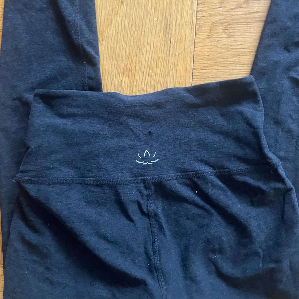 Beyond Yoga Leggings Dark Grey Small